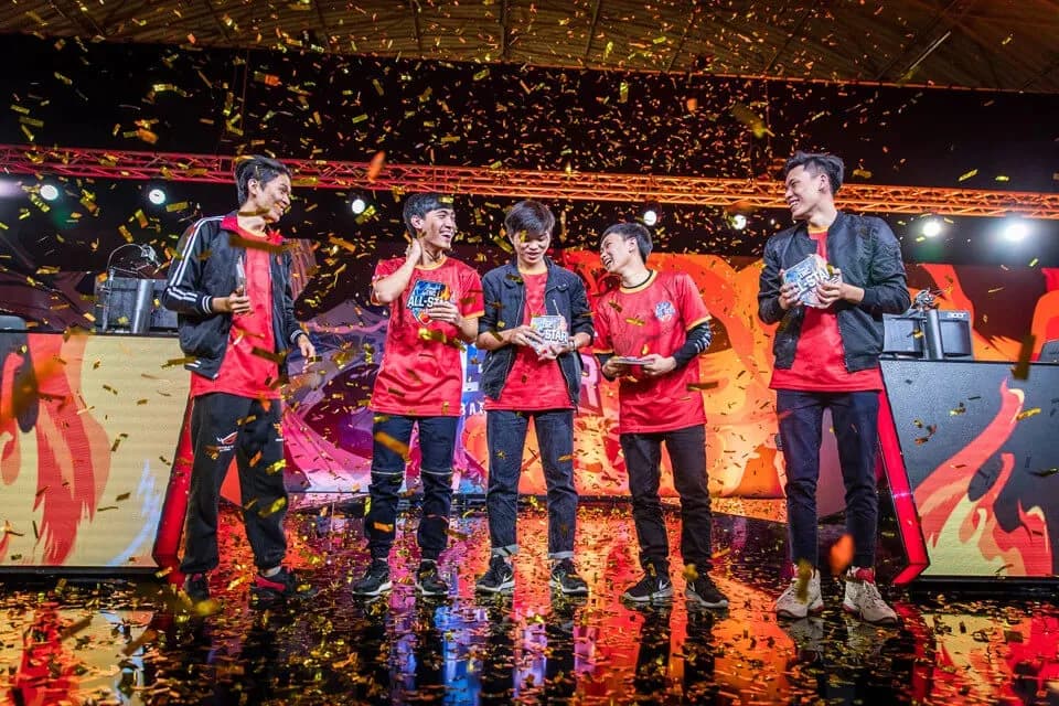 The red-jersey Marines era, celebrating a title amid falling confetti