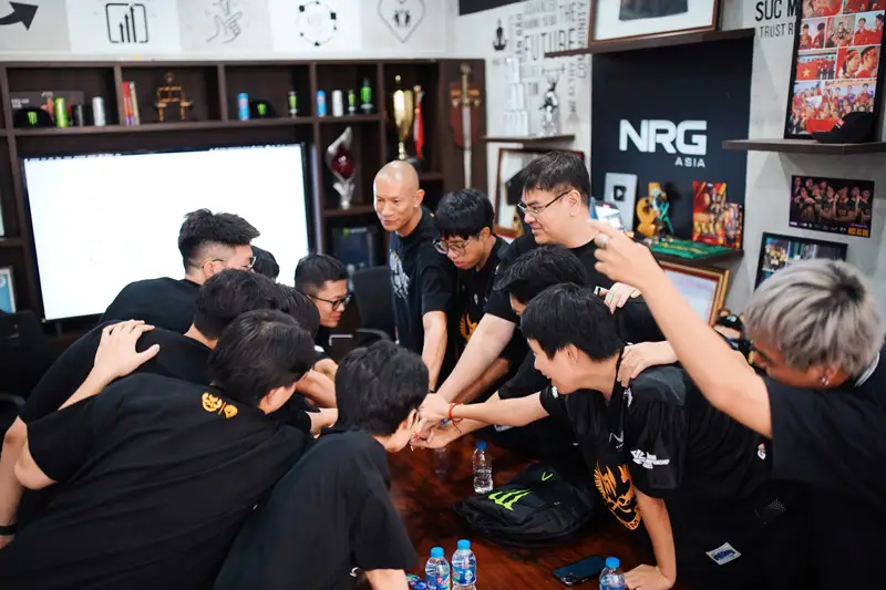 Yếu tố đầu tiên giúp đội esports nâng tầm trở thành đẳng cấp thế giới chính là tư duy tích cực