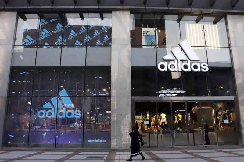Các thương hiệu xa xi như Adidas