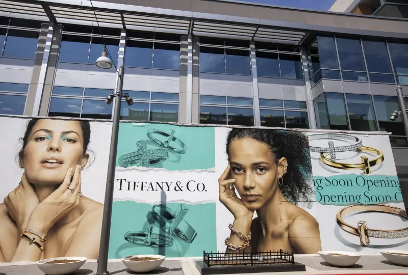 Louis Vuitton, Tiffany & Co, Gucci