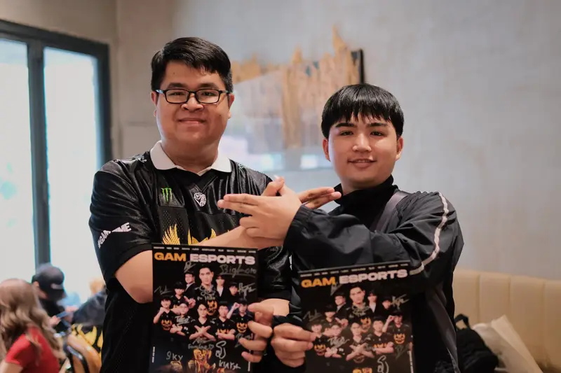 Giao lưu và quà tặng hấp dẫn